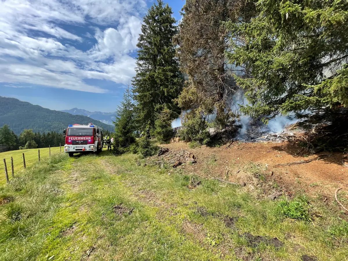 Waldbrand durch Blitzeinschlag